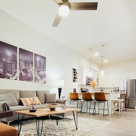New Stylish Getaway- 5 Mil To Uptown/3 Smart Tvs! Apartment Charlotte Exterior photo