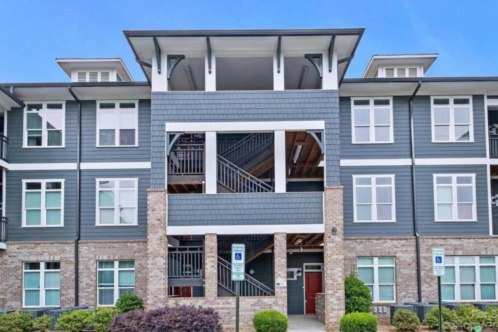 New Stylish Getaway- 5 Mil To Uptown/3 Smart Tvs! Apartment Charlotte Exterior photo
