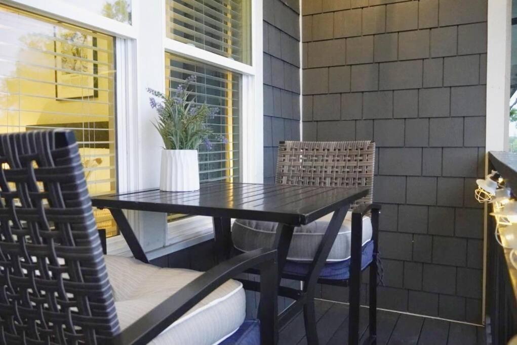 New Stylish Getaway- 5 Mil To Uptown/3 Smart Tvs! Apartment Charlotte Exterior photo