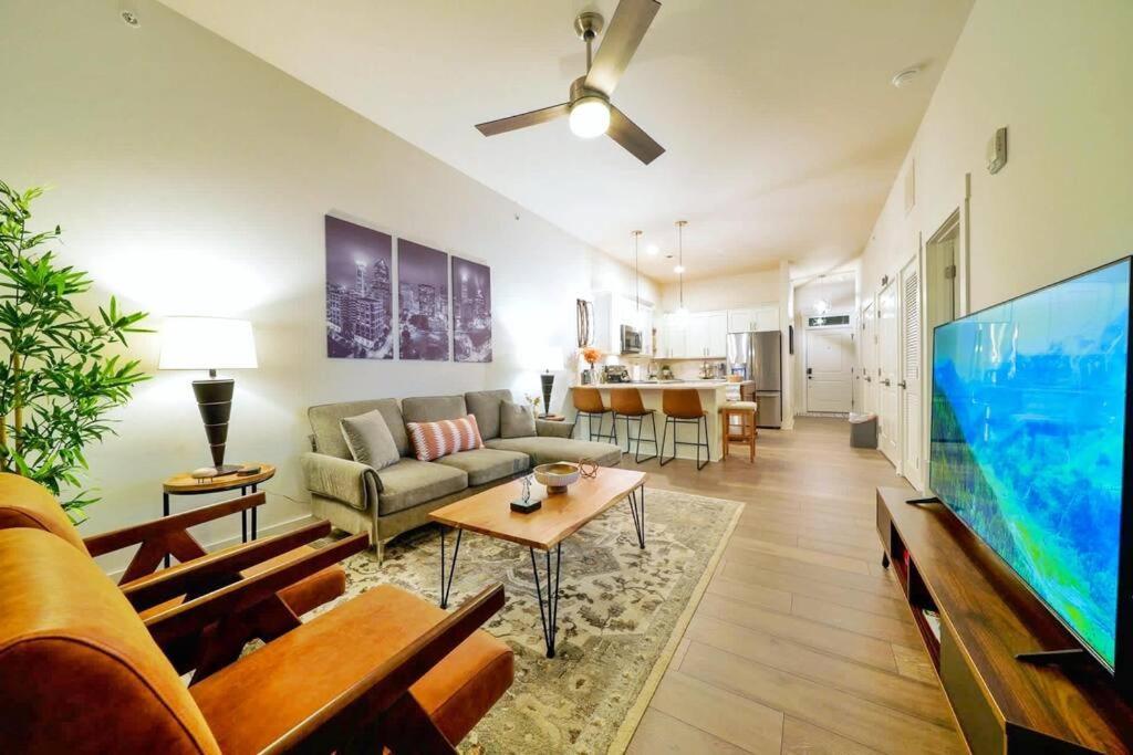 New Stylish Getaway- 5 Mil To Uptown/3 Smart Tvs! Apartment Charlotte Exterior photo